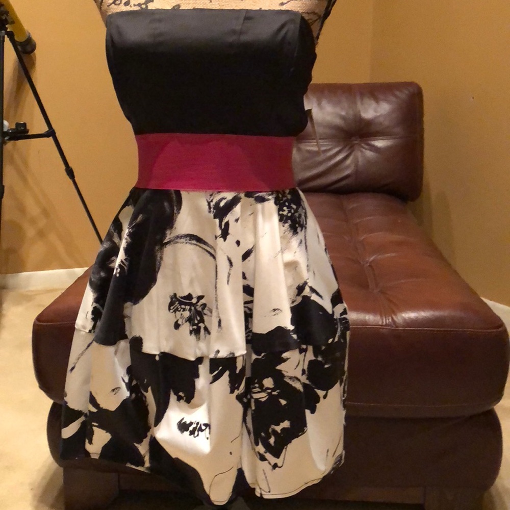 Beautiful black white and pink dress size 11